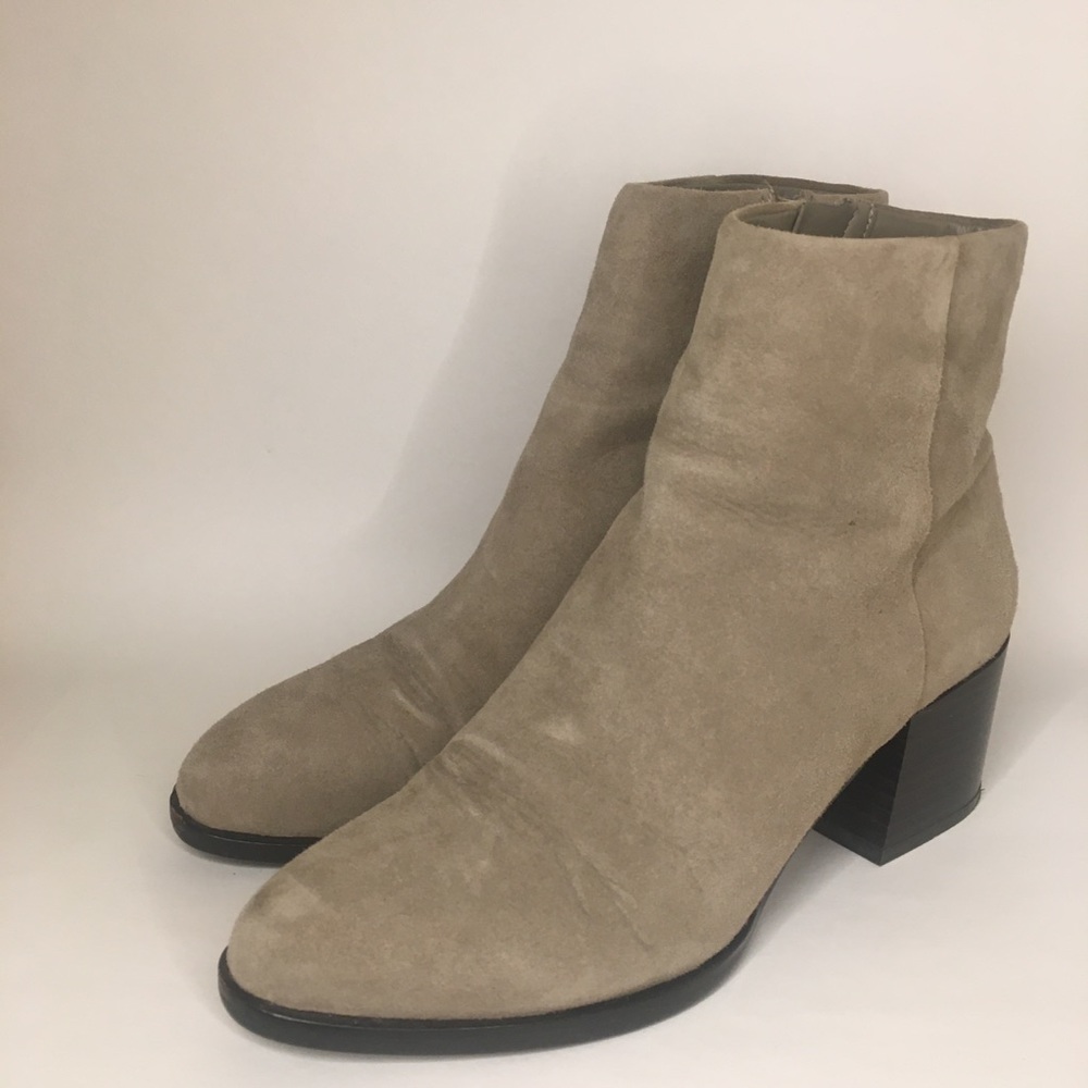 Sam Edelman Joey Bootie in Putty Suede